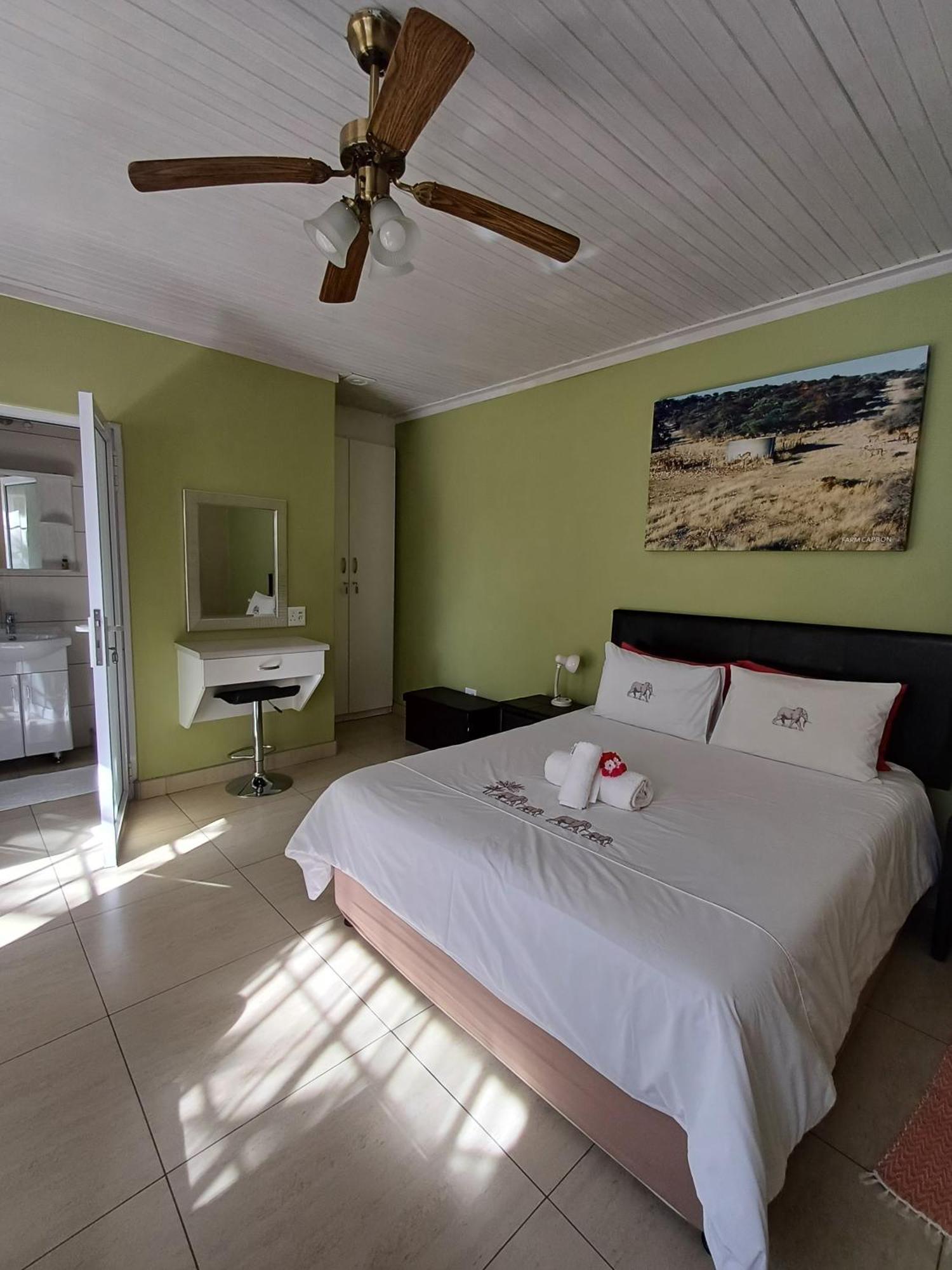 Capbon Guesthouse Windhoek Eksteriør billede