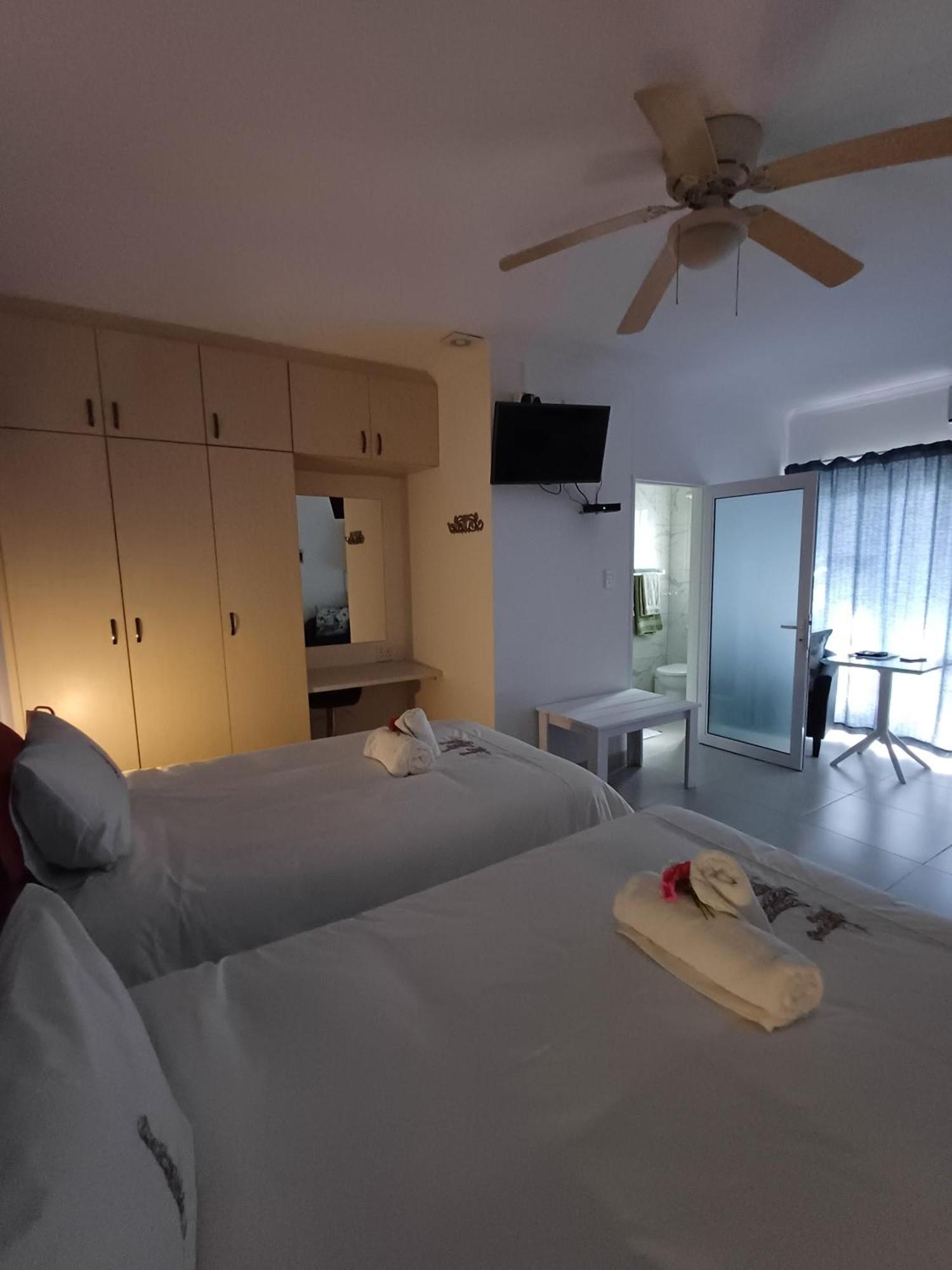 Capbon Guesthouse Windhoek Eksteriør billede