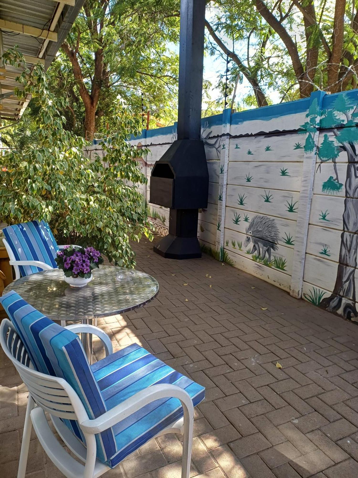 Capbon Guesthouse Windhoek Eksteriør billede