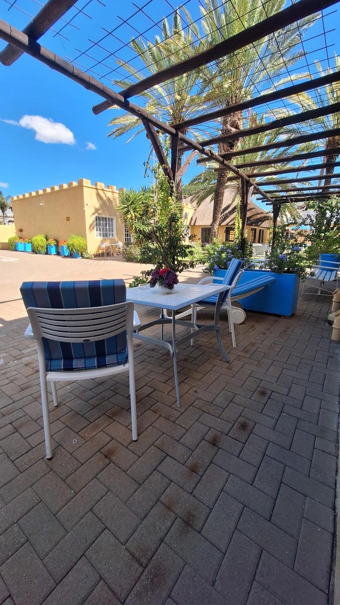 Capbon Guesthouse Windhoek Eksteriør billede